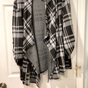 *Sold*!*!sold$! Soleillee Black & White Cardigan NEW